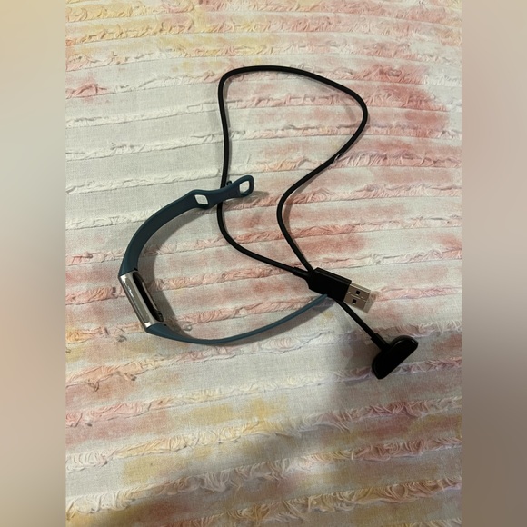 Fit Bit Charge 5 - Picture 5 of 5